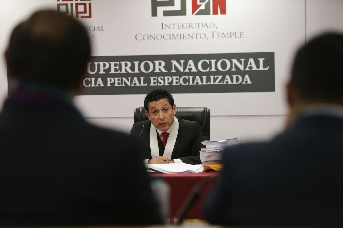 El juez Víctor Alcocer desestimó el pedido de prisión preventiva contra Martín Vizcarra, al no encontrar riesgo de fuga. Foto: GEC.