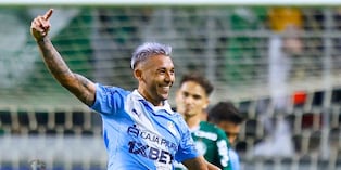 Juan Cruz festeja el empate transitorio de Sporting Cristal (Foto: Getty Images)