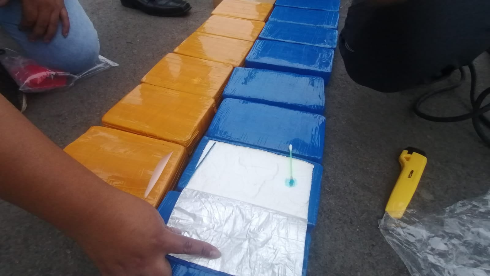 Policía incautó 50 kilos de droga que iba camuflada como encomienda en un bus que iba al sur del país. (Foto: PNP)