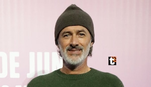 Carlos Alcántara enciende las redes al publicar una foto completamente desnudo: “Libérate ya”