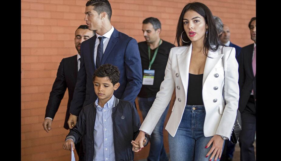 Georgina Rodríguez demostró la buena relación con el hijo de Cristiano Ronaldo | Foto: EFE