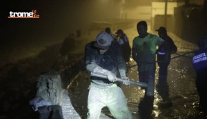 Desborde inunda Punta Hermosa y destruye el muro del Complejo Deportivo