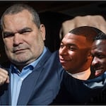 ¡'Chila’ en el ojo de la tormenta! Salió a atacar Vinícius Jr. y a Mbappé y desató un escándalo mundial: “Habla de valores y no es normal”