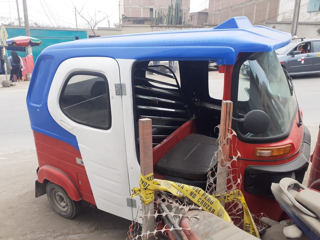 Tres presuntos delincuentes armados fueron intervenidos por protagonizar una persecución y balacera. (foto: Mónica Rochabrum/Trome)