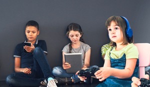 ¿Cómo alejar a los chicos de las pantallas durante estas vacaciones? ¿Se puede?