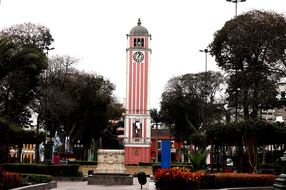 La Torre Alemana, más conocida como la Torre Reloj o Torre Universitaria, es un monumento histórico que fue donado por la colonia alemana como parte de las celebraciones por el centenario de la Independencia del Perú en 1921.