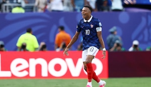 ¡Mbappé es una máquina de récords! Marcó un doblete, goleó a Suecia y quedó a un paso de alcanzar a Messi en los Mundiales
