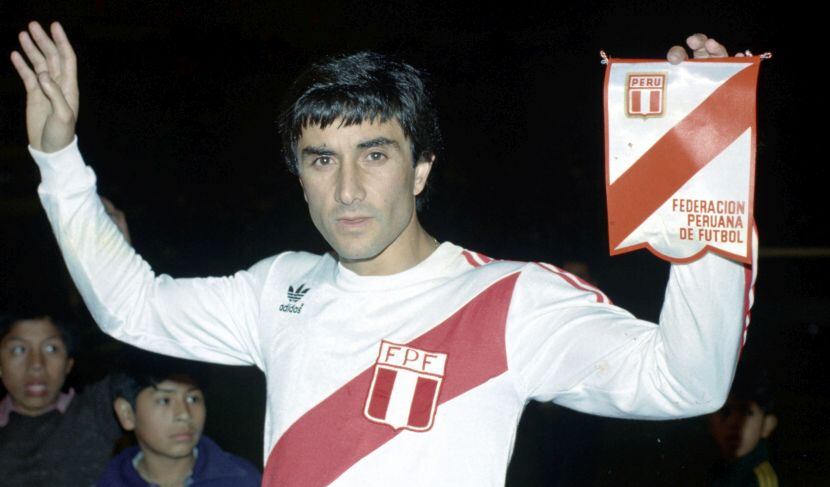 Juan Carlos Oblitas cumple 66 años: su mejor gol con la Selección Peruana
