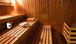 Pancholón en el sauna