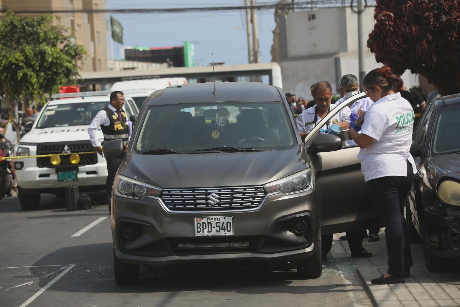 San Miguel: sicarios disfrazados de repartidores asesinan a conductor dentro de su auto (Fotos: Diana Marcelo/GEC)