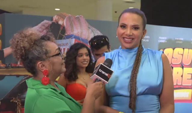 Mónica Cabrejos conversó con Trome a su paso por la alfombra roja de '¡Asu Mare!: Los Amigos'. (Foto: Captura)