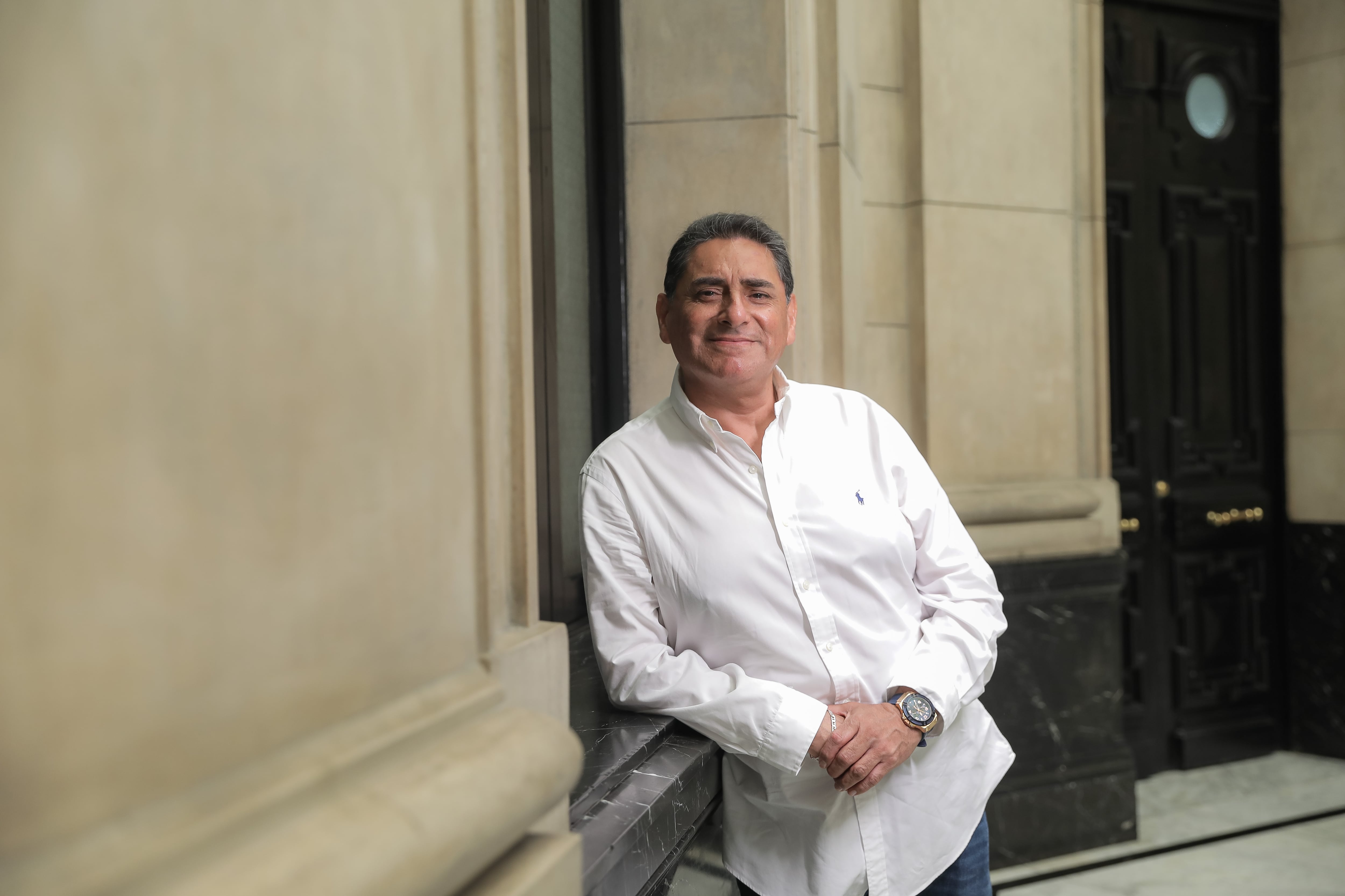 Después de 42 años de trayectoria artística, Carlos Álvarez da un paso al costado para iniciar una feroz contienda electoral como candidato presidencial. (Foto: Joel Alonzo)