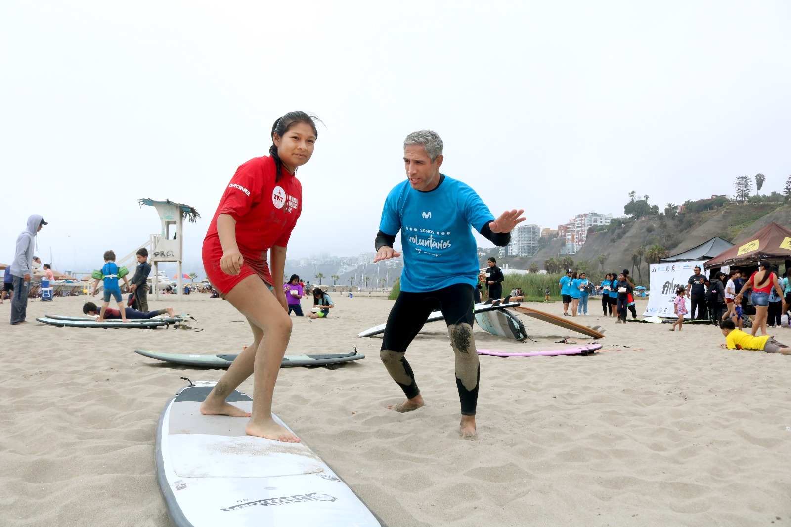 "Es una herramienta transformadora que permite vencer los miedos y contribuir al desarrollo integral de la persona, brindándoles habilidades y confianza para enfrentar los desafíos de la vida”, destacó Daniel Rojas, coordinador de los Voluntarios Telefónica.
