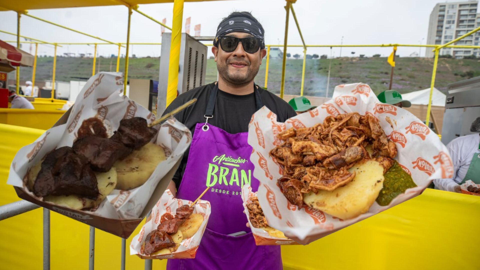 También hay un stand de Anticuchos BRAN, donde vende sus clásicos anticuchos y porciones de rachi. Foto: Britanie Arroyo