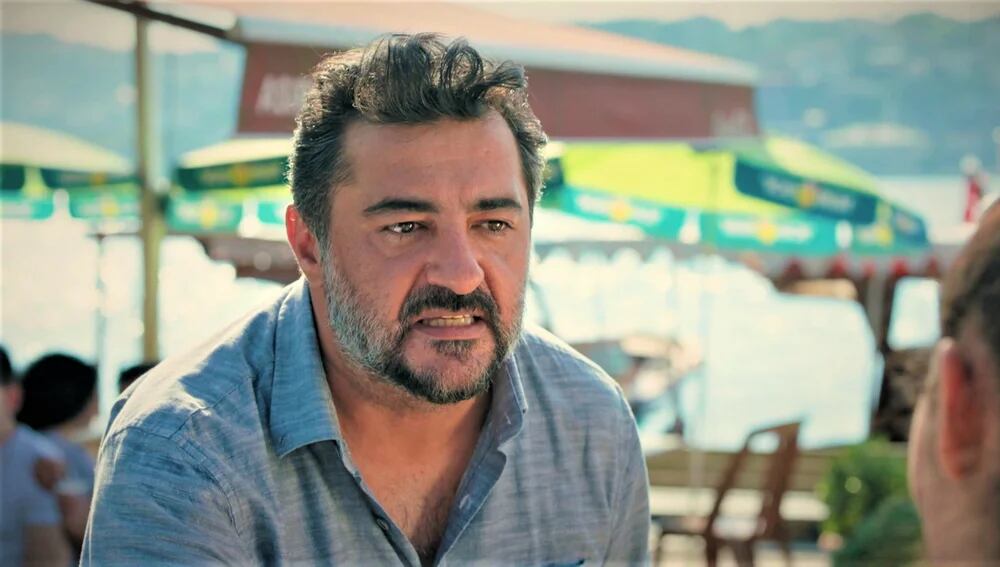 Akif ahora se desempeña como vendedor ambulante (Foto: NG Medya)