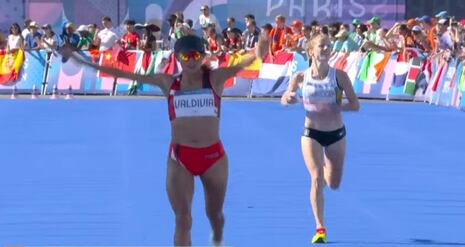 Thalía Valdivia logra un meritorio puesto 18 en la maratón de París 2024