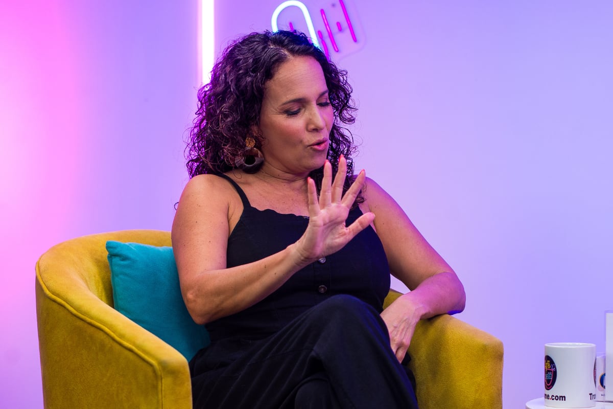 Erika Villalobos en el Café con la Chevez