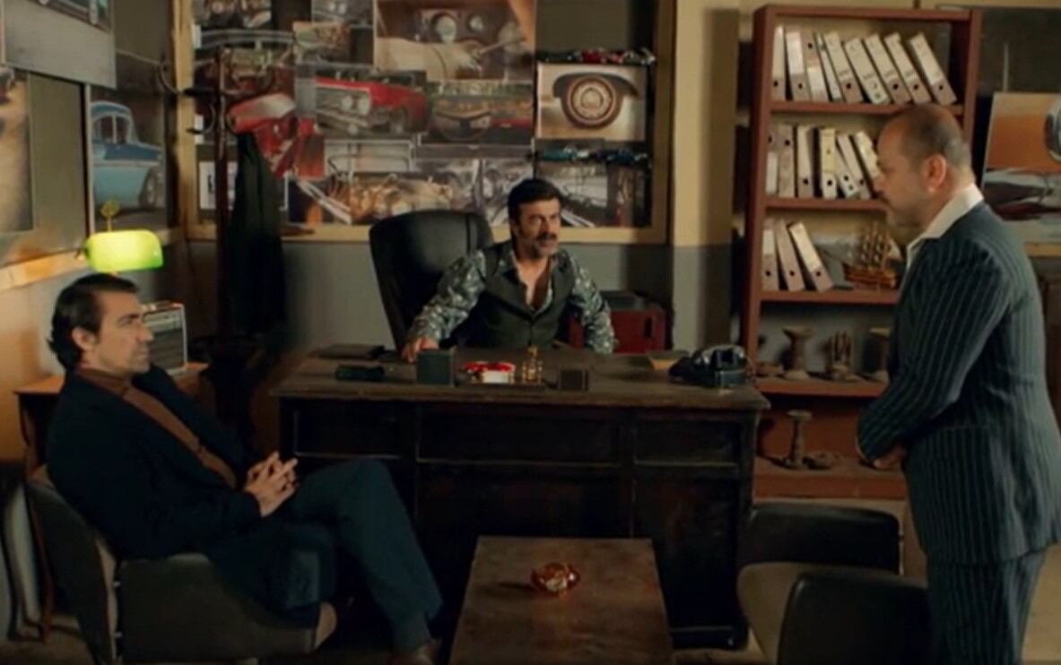 El informante de Hakan le cuenta los planes de Çolak (Foto: Tims & B Productions)