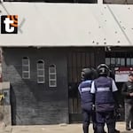 Sicario dispara más de 20 veces contra restobar lleno de clientes