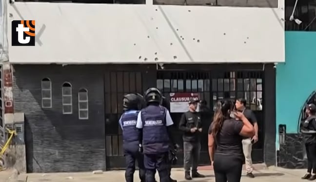 ¡Ráfaga de terror en SJM! Sicario dispara más de 20 veces contra restobar lleno de clientes y siembra el pánico