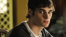 RJ Mitte, quien interpretó a Walter White Jr. en Breaking Bad, falleció a los 34 años