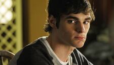 RJ Mitte, quien interpretó a Walter White Jr. en Breaking Bad, falleció a los 34 años