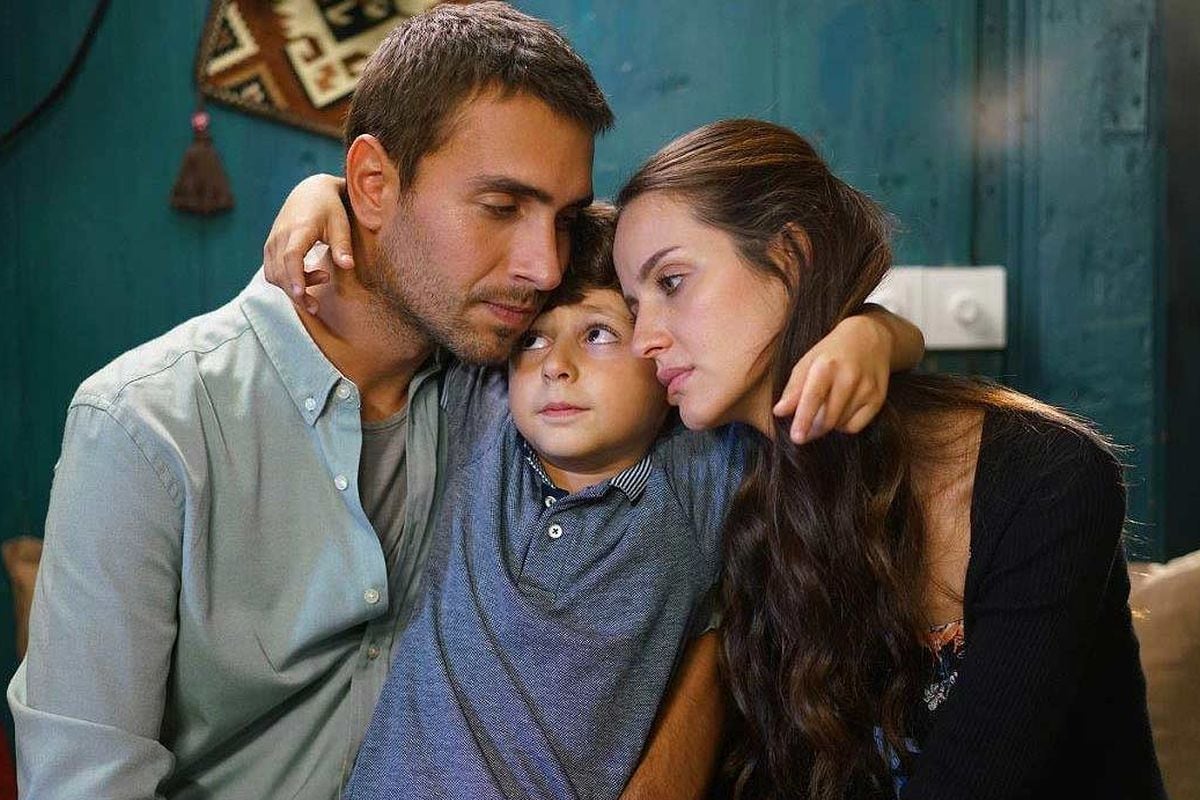 İrem Helvacıoğlu y Ulaş Tuna Astepe como protagonistas de "Fugitiva". (Foto: Sinegraf Film)