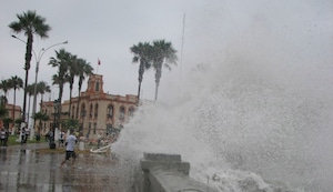 ¡Mar embravecido! Oleaje anómalo golpeará el litoral norte y centro hasta el 10 de febrero
