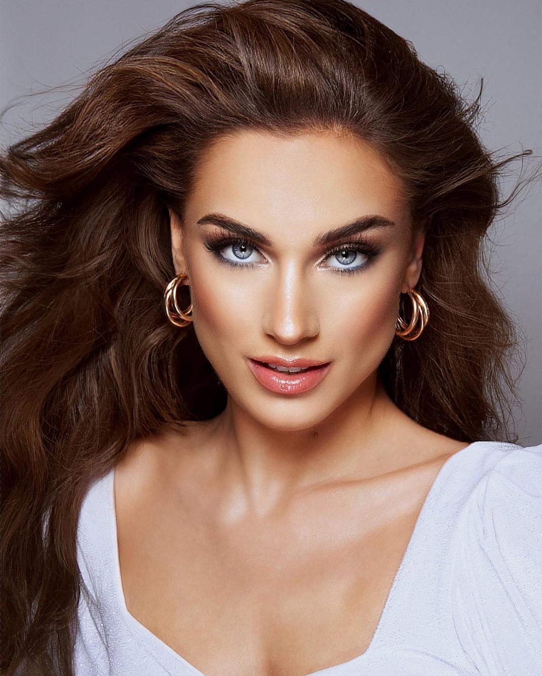 Sofía Depassier Sepúlveda tiene 24 años y es originaria de Santiago de Chile. Es modelo, animadora y estilista. Creó el proyecto “Universo sin fronteras” para ayudar a niños y jóvenes migrantes en necesidad de guía (Foto: Sofía Depassier / Instagram)