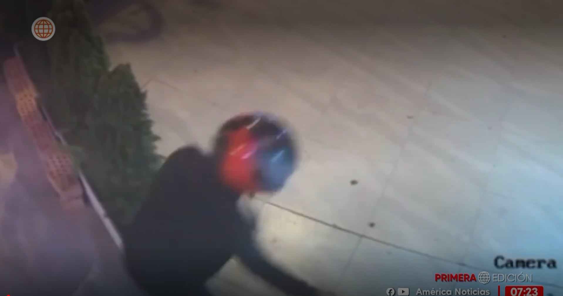 Sujetos detonan explosivo en Ancón. (Foto: América TV)