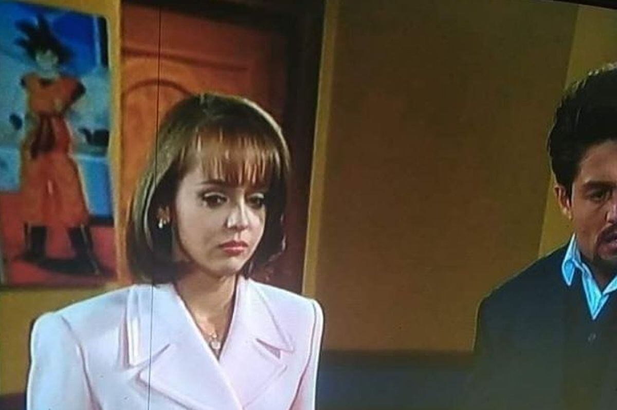 Al lado superior izquierdo está el afiche de Gokú. (Foto: Televisa)