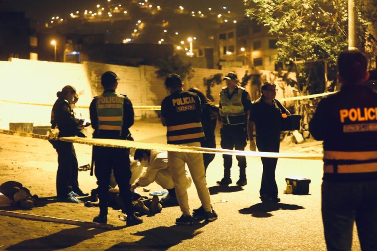 Testigos informaron que la víctima se encontraba transitando por la zona cuando sicarios que se desplazaban en motocicletas dispararon contra él. Foto: César Grados/@photo.gec