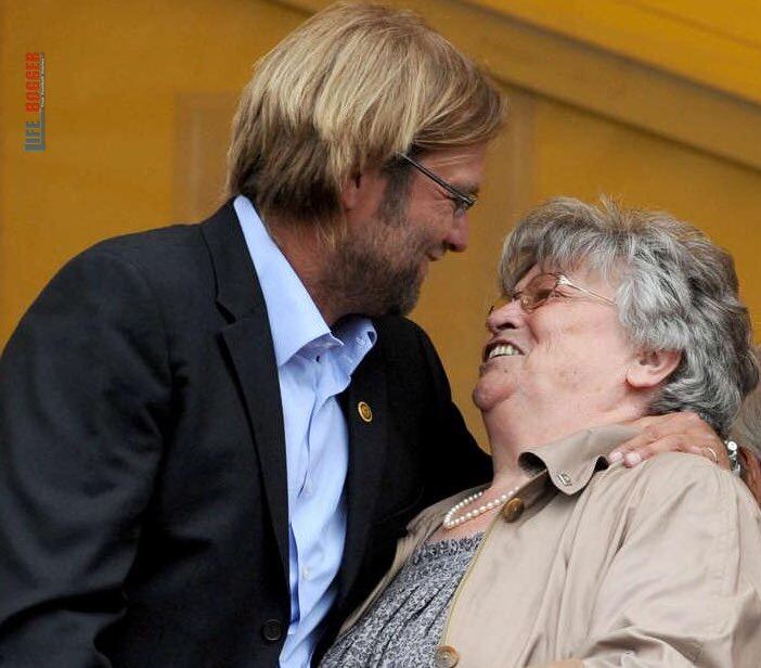 Jürgen Klopp y su madre eran muy unidos y el entrenador la visitaba en Sttugart