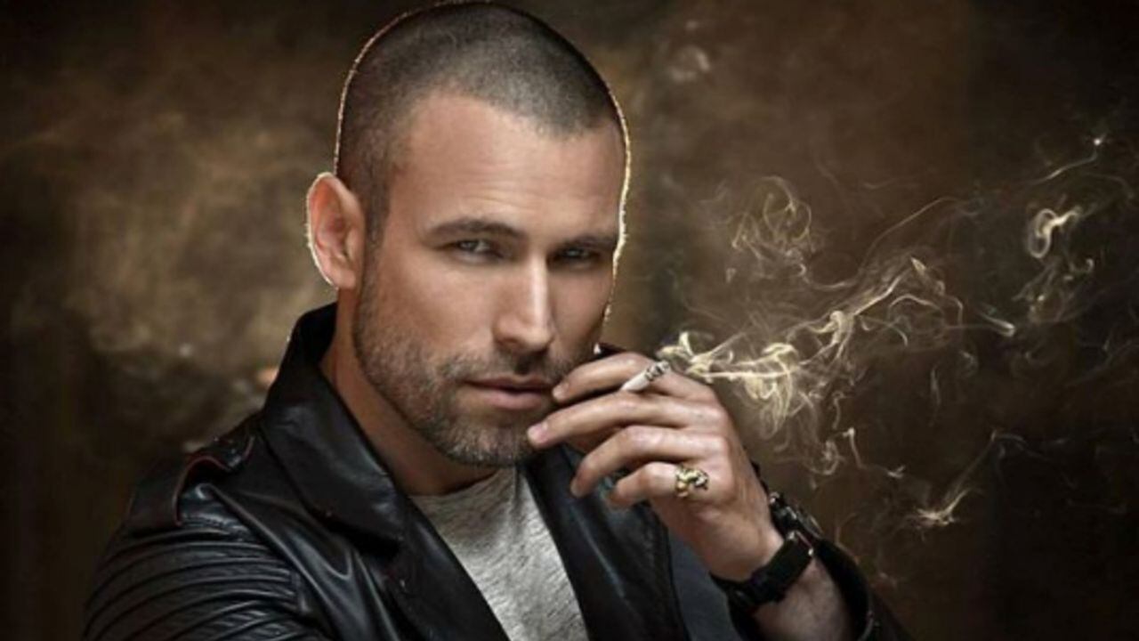 Rafael Amaya casi pierde toda su carrera por la adicción al alcohol y las drogas, pero gracias a la rehabilitación volvió a las pantallas (Foto: Telemundo)