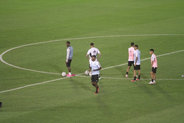 La Blaquirroja realiza reconocimiento de cancha en Paraguay