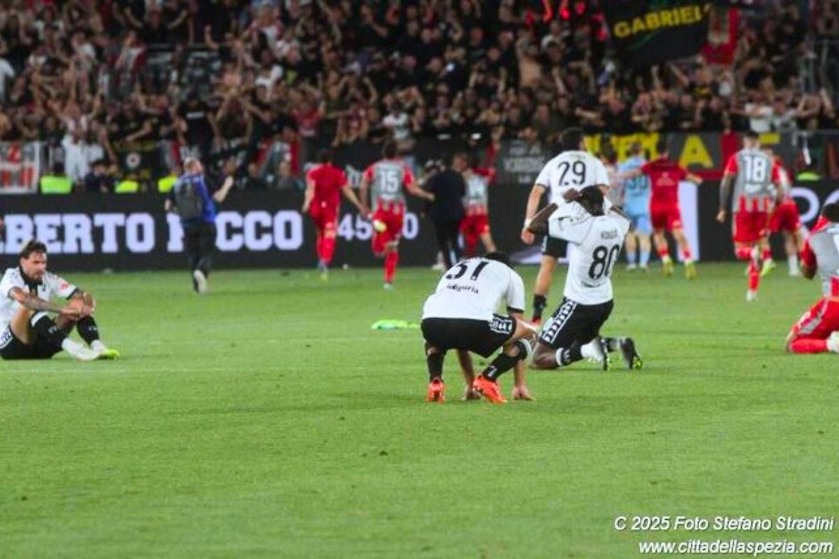 Jugadores de Spezia se lamentan tras derrota en casa Serie A (Foto: @citadellaspezia)