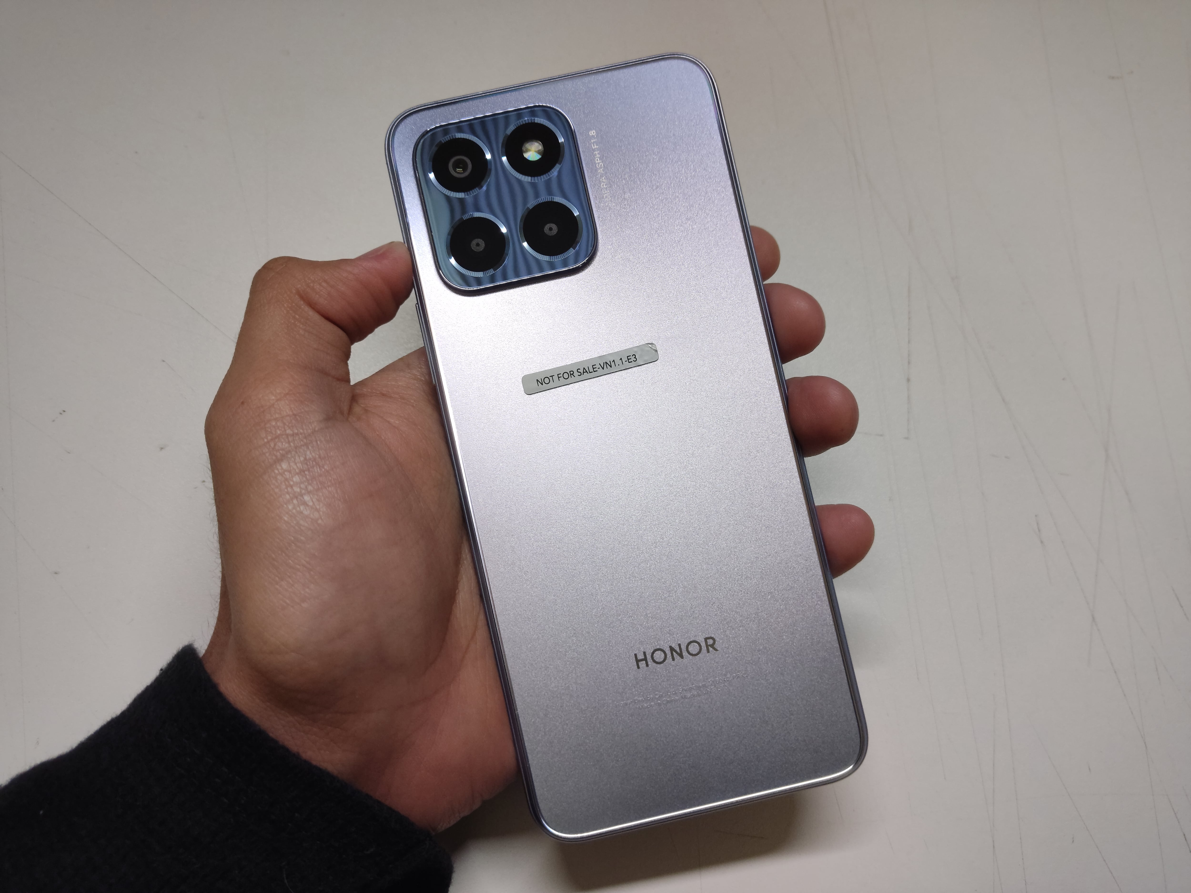 Honor X6.