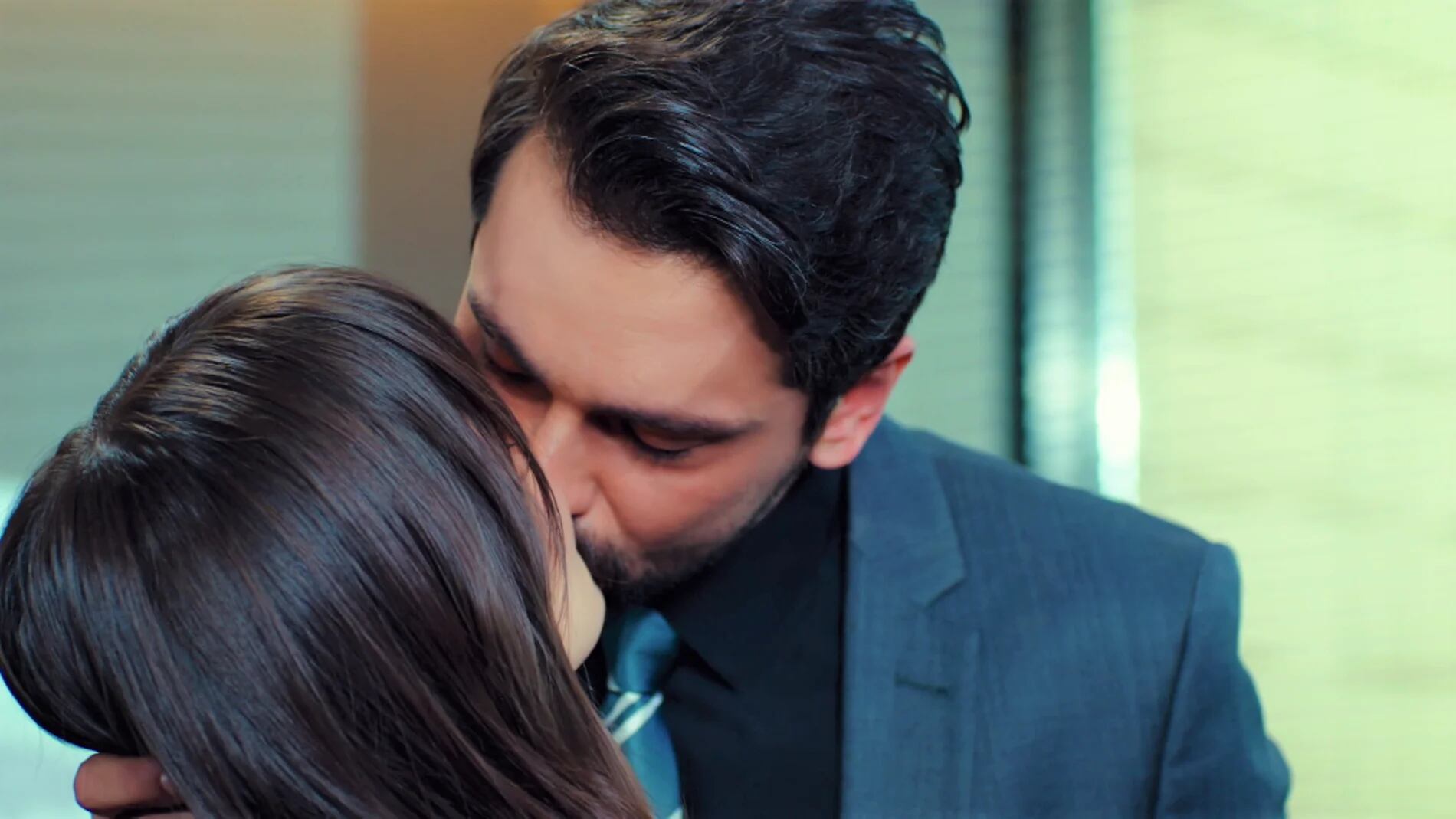 Zeynep y Alihan se reconcilian luego de un poco tiempo distanciados (Foto: Med Yapim)