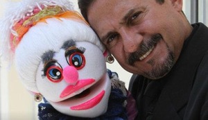 Titiritero detrás de Nicolasa y su esposa terminan detenidos por denuncia mutua de agresión | VIDEO