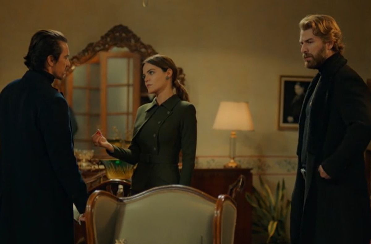 Los actores Hilal Altınbilek, Ibrahim Çelikkol y Furkan Palalı en la telenovela "Tierra amarga" (Foto: Tims & B Productions)