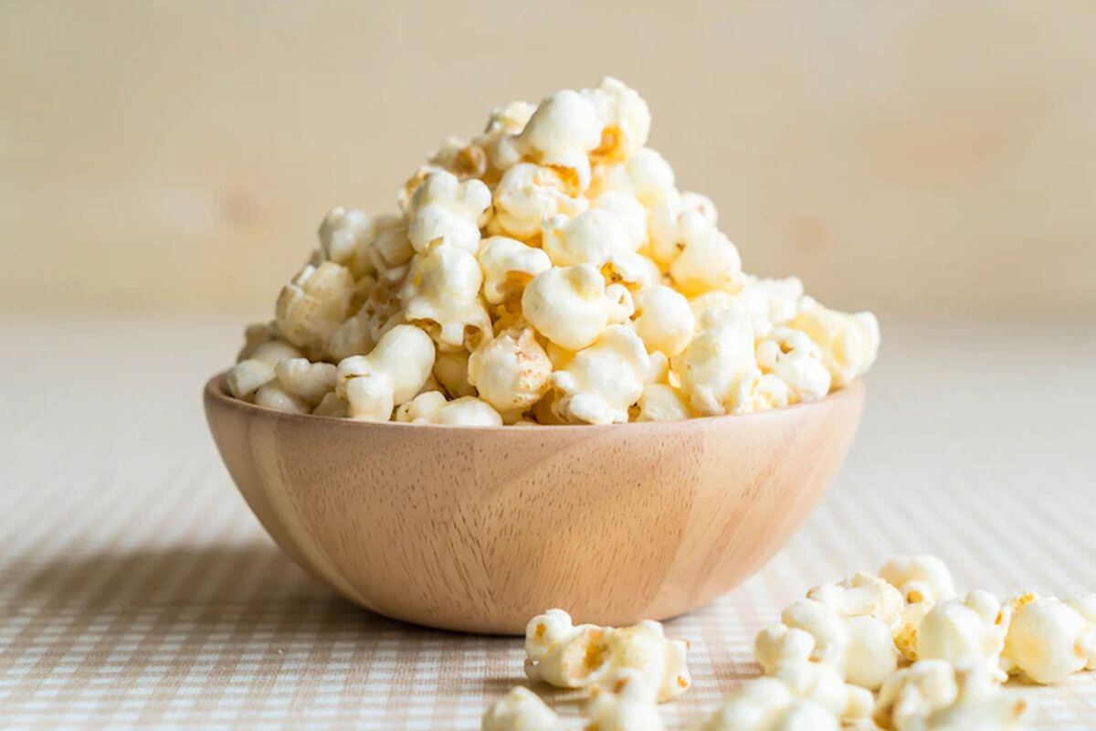 Plato de pop corn (Foto: Freepik)