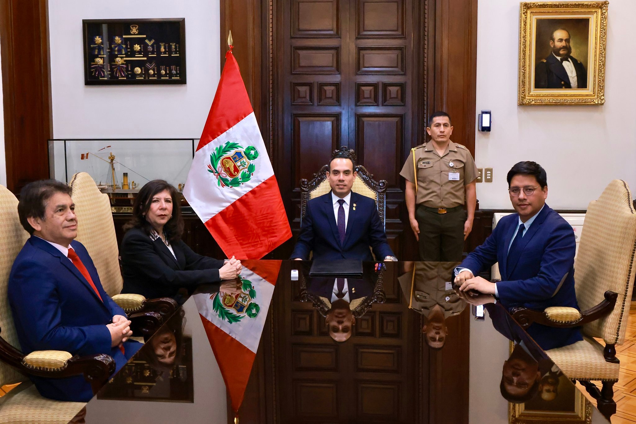 Presidente José Jerí se reunió con principales autoridades del Poder Judicial y el Ministerio Público.
