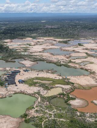 El Congreso apoya a la minería ilegal