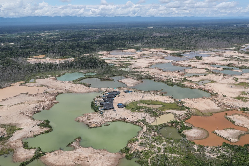 Irreparable daño de la minería ilegal a la naturaleza (Foto: cortesía Ministerio de Defensa para Mongabay Latam)