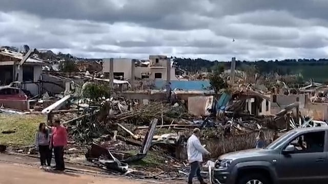 Tornado arrasa ciudad del sur de Brasil dejando muertos y cientos de heridos