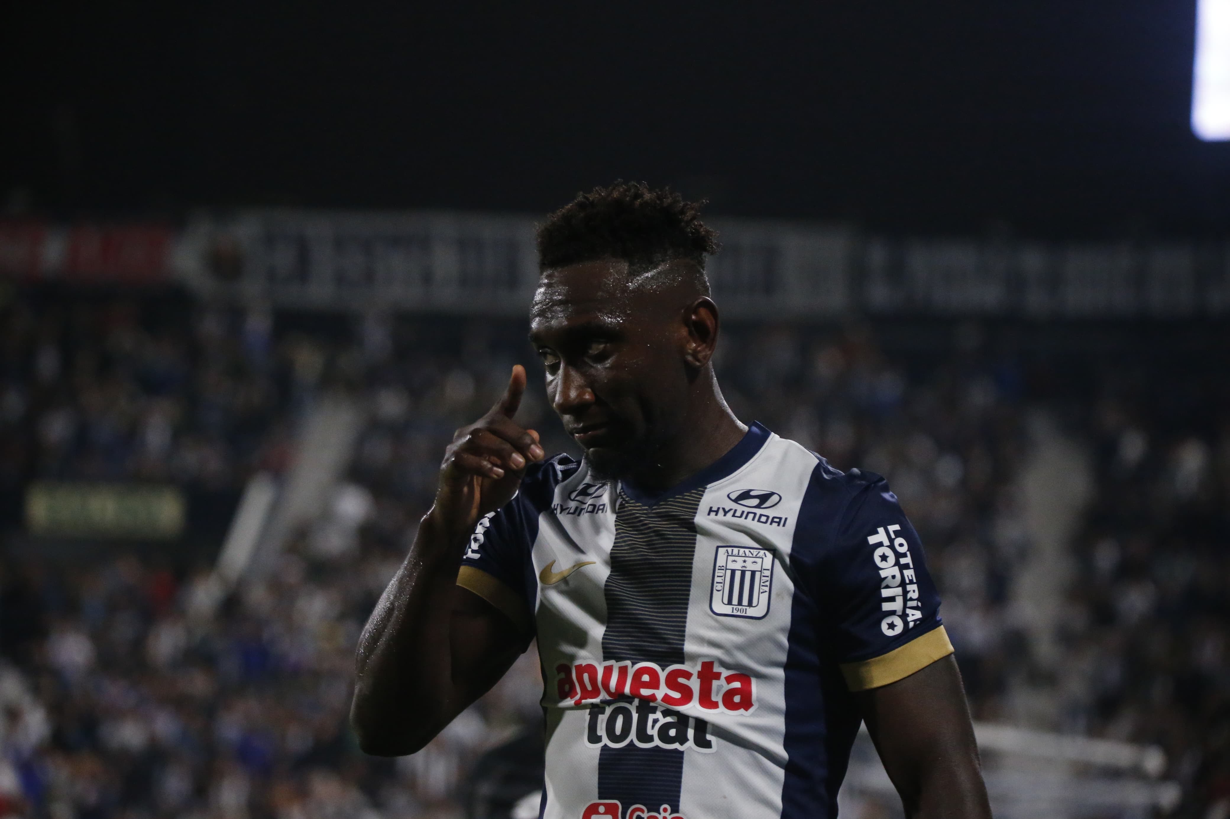 Eryc Castillo será titular ante Binacional.