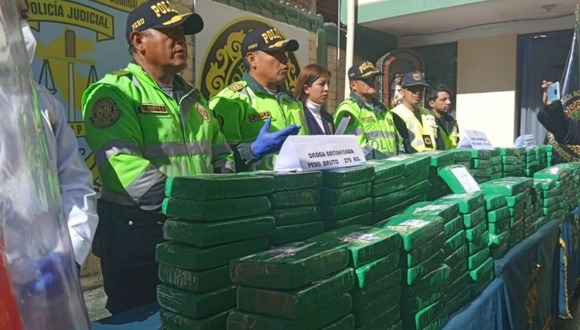 Puno Decomisan 270 kilos cocaína oculta en sacos de papas y tubérculos