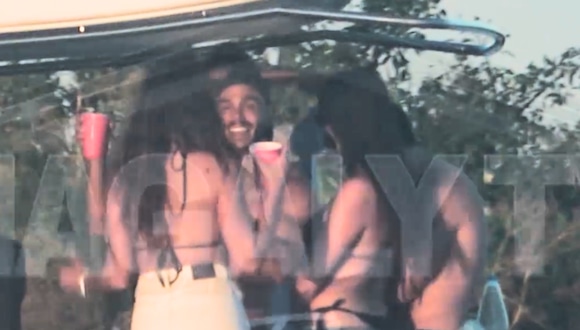 TROME - Mario y Said ampayados en tremenda juerga con mujeres en Argentina: ¿Y Onelia y Alejandra?