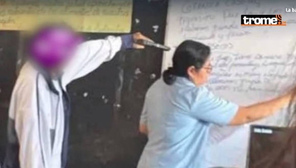 Escolar le apuntó con un arma a profesora