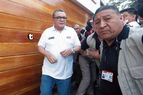 ¡Corte Suprema le pone freno! Ordenan impedimento de salida del país por 18 meses contra Juan José Santiv...